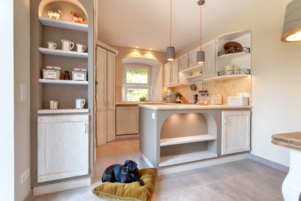 mediterrane Finca Küche Sigrado Stil Weiß Massivholt gemauert Rundbogen